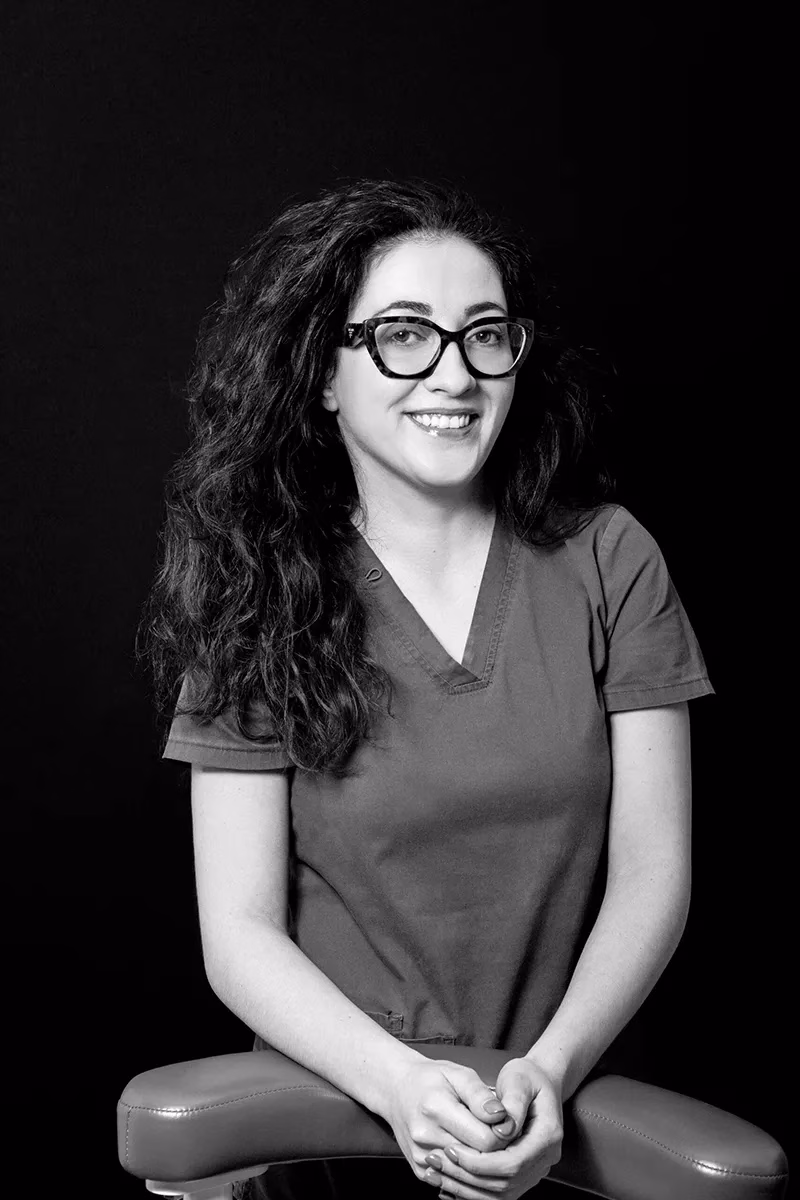 доктор Соня Георгиева - сертифициран diamond invisalign provider - ортодонт