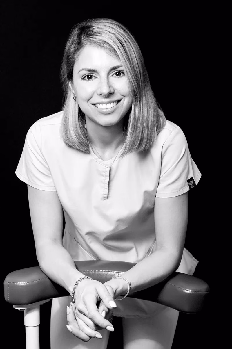 Доктор Диди Стоянова - зъболекар - естетична дентална медицина и протетика, фасети